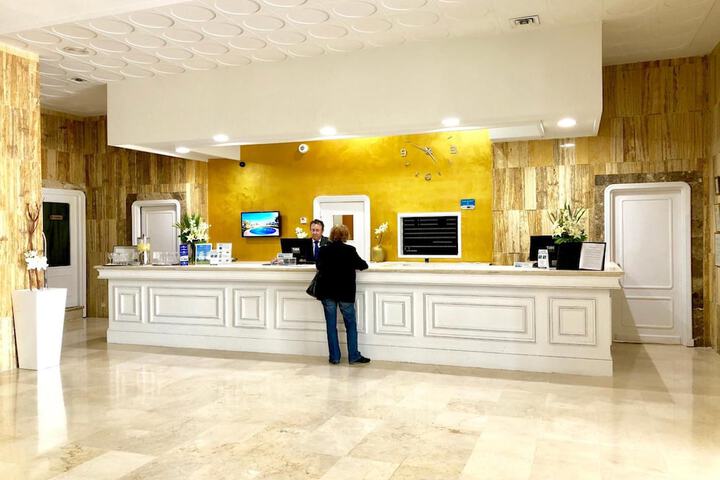 Hotel Interior 4 of 67
