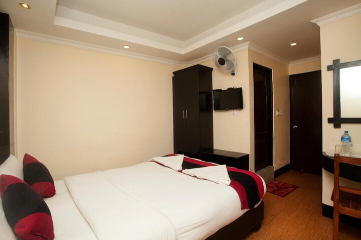 Room 28 of 61