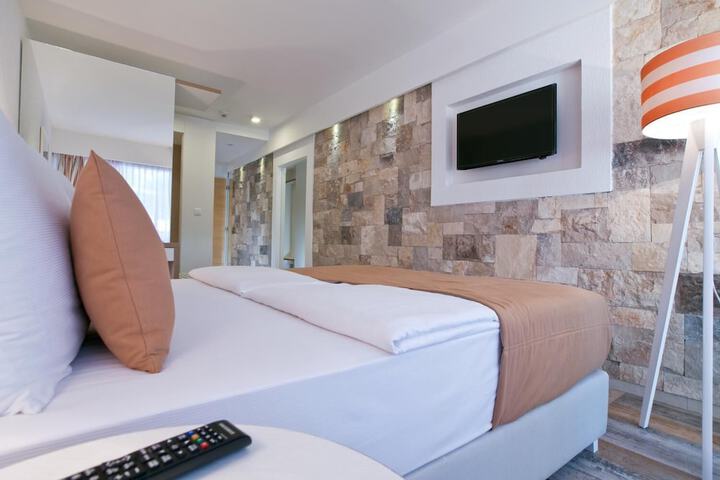 Room 10 of 47