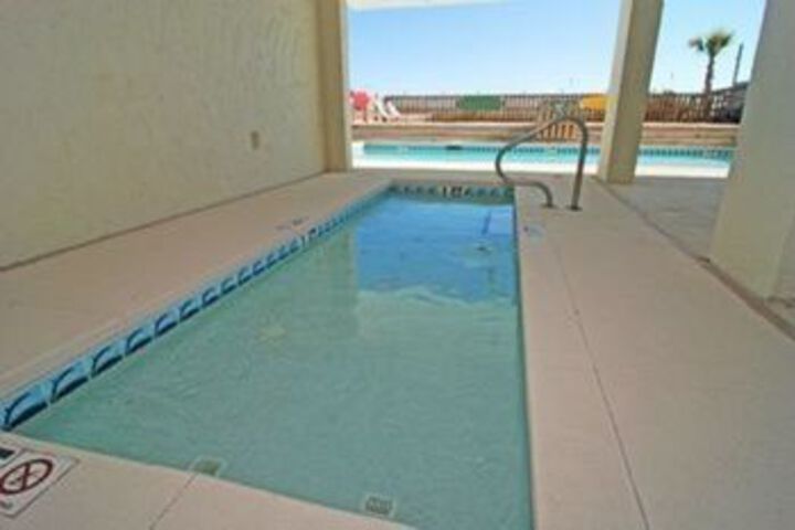 Pool 18 of 20