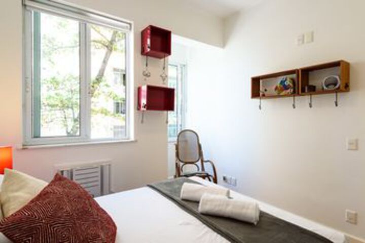 Room 12 of 38