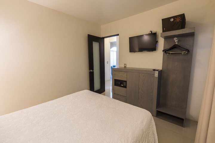 Room 12 of 82
