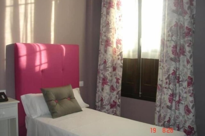 Room 13 of 36