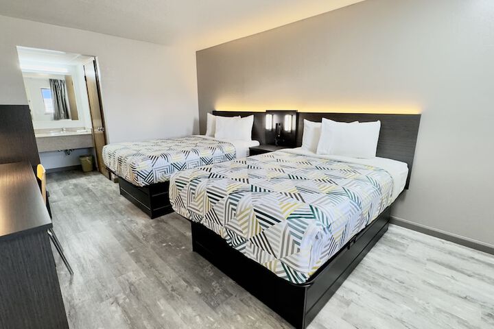 1 Double Bed Refrigerator, Microwave (8 of 21)