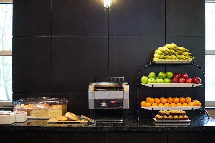 Breakfast/Coffee Service 38 of 62