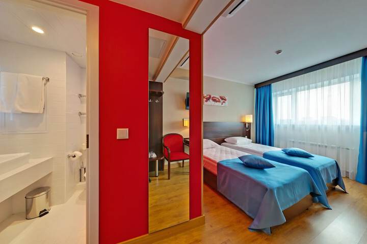 Room 13 of 68