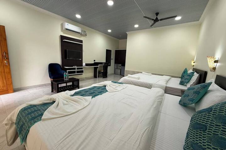 Room 16 of 34