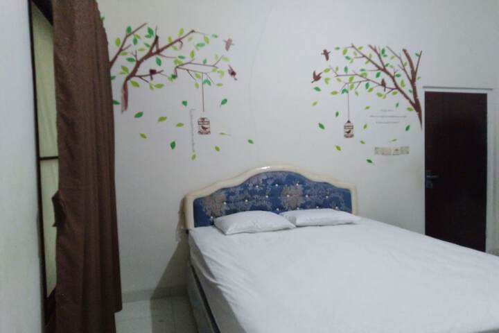 Room 3 of 10