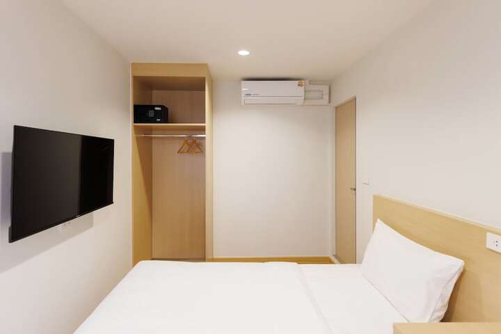 Room 22 of 53