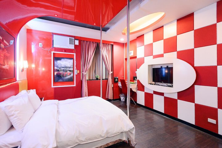 Room 46 of 97