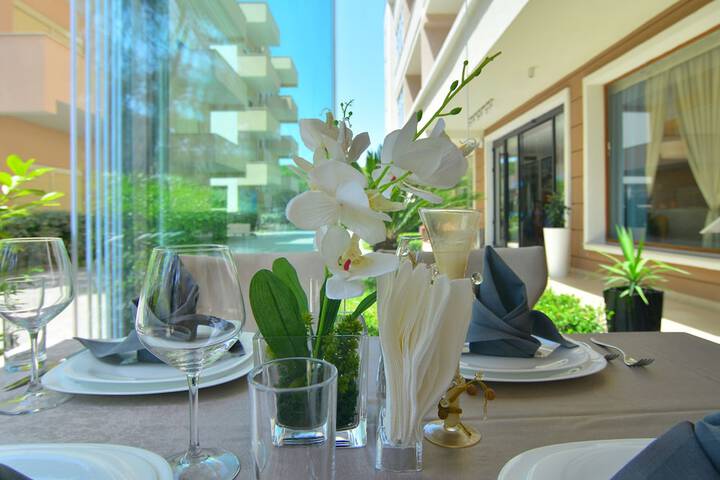 Dining 60 of 86