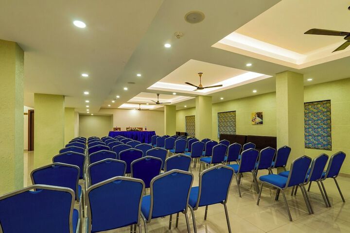 Ballroom/Hall 18 of 22