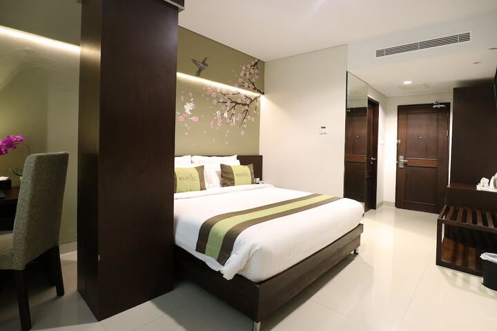 Room 6 of 31