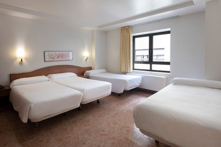 Room 3 of 48
