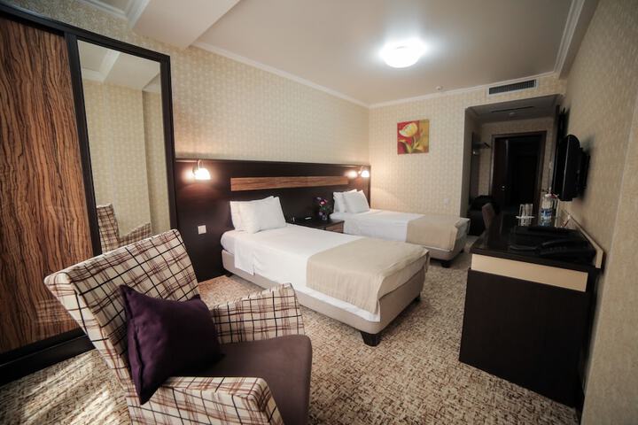 Room 11 of 44