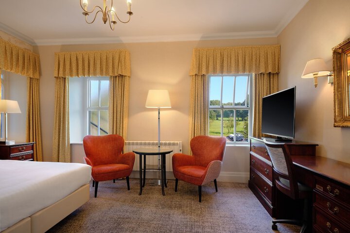 Room 9 of 121