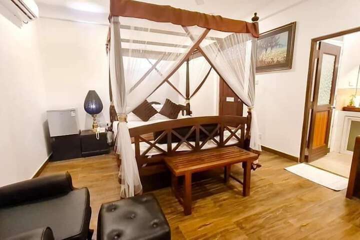 Room 9 of 22
