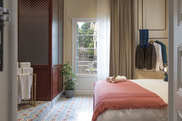 Room 15 of 77