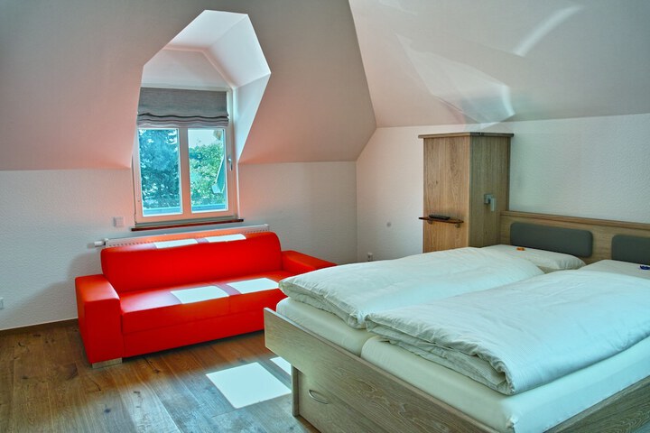 Room 4 of 53