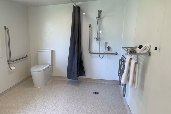 Room 12 of 16
