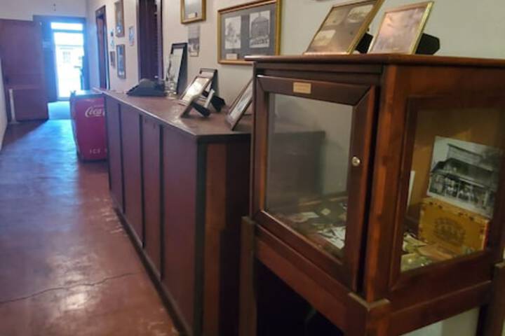 Ballroom/Hall 13 of 14