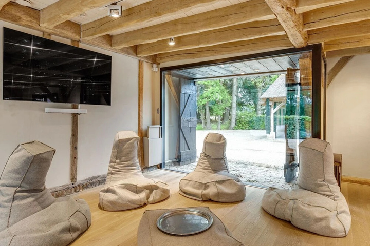 Attractively Renovated Farmhouse From Around 1700