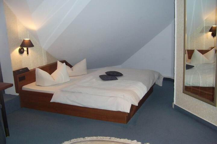 Room 7 of 22
