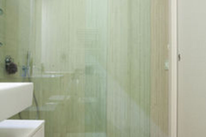 Room 5 of 16