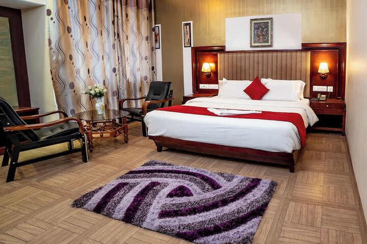 Room 10 of 15