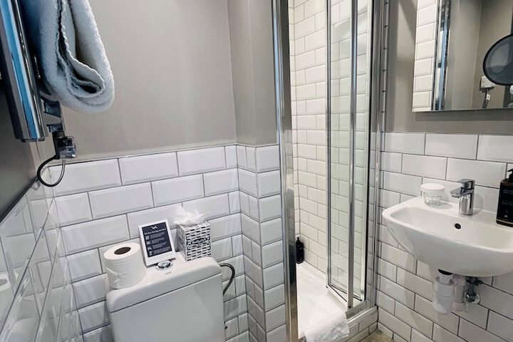 Room 53 of 111