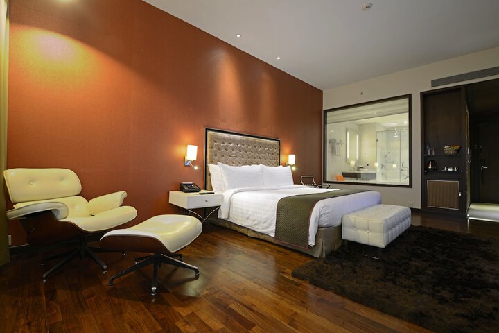 Room 8 of 31