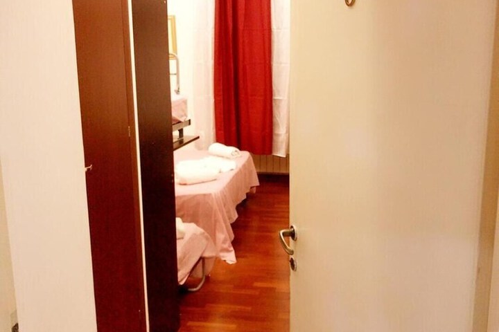 Room 27 of 47