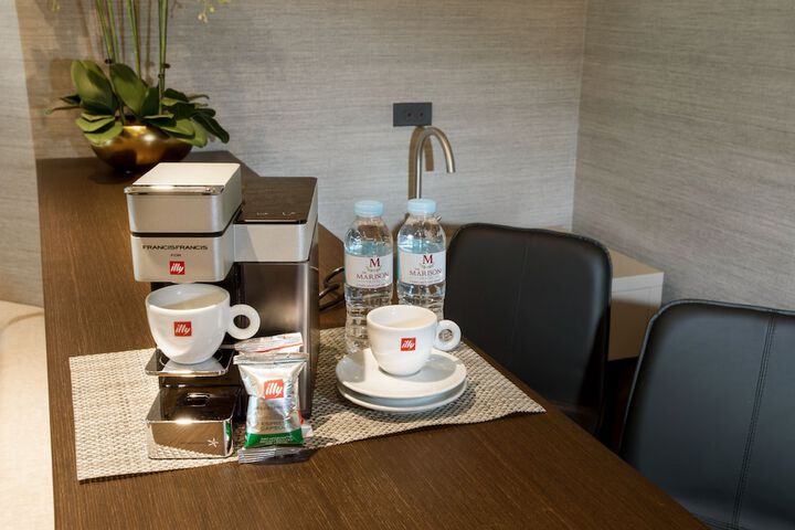 Breakfast/Coffee Service 22 of 45