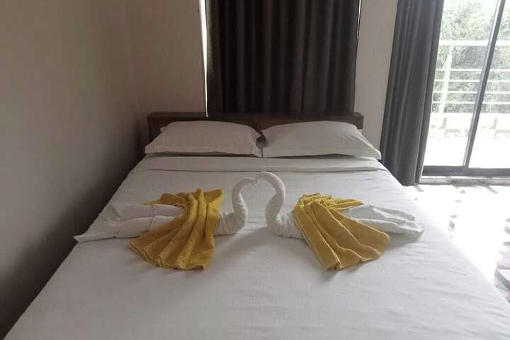 Room 8 of 40