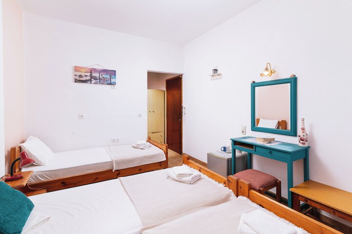 Room 6 of 30