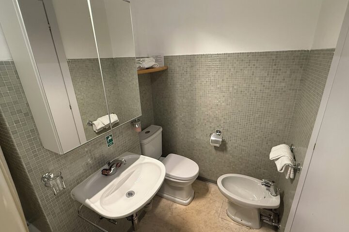 Room 27 of 36