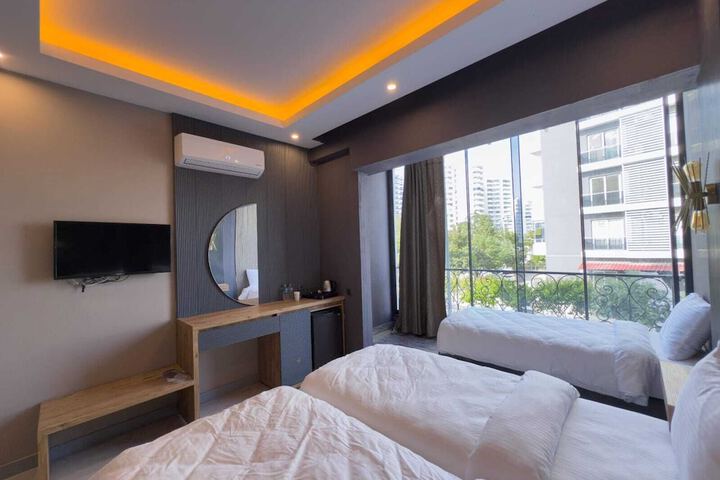 Room 27 of 42