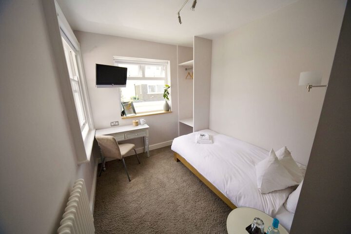 Room 17 of 58