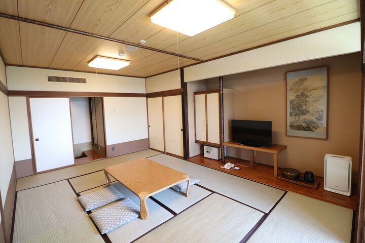 Room 5 of 43