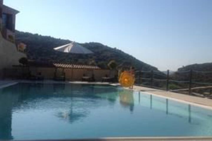 Pool 33 of 48