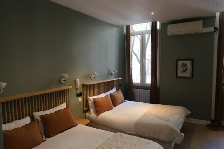 Room 73 of 128