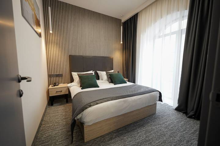 Room 18 of 209
