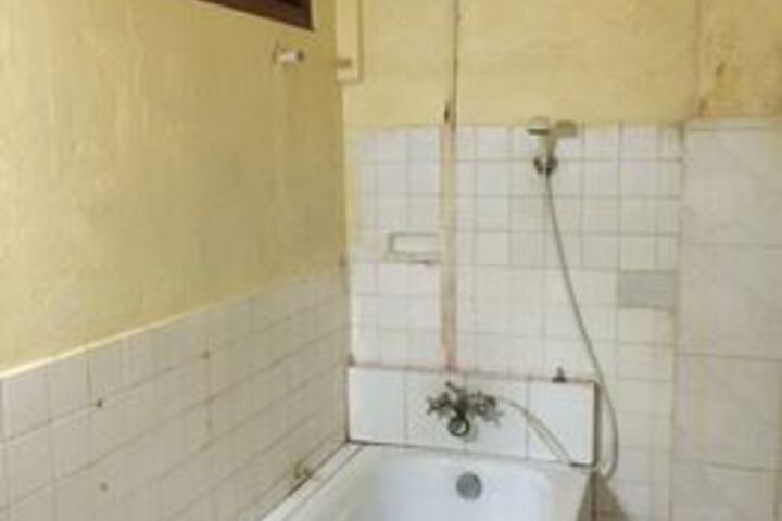 Room 4 of 22