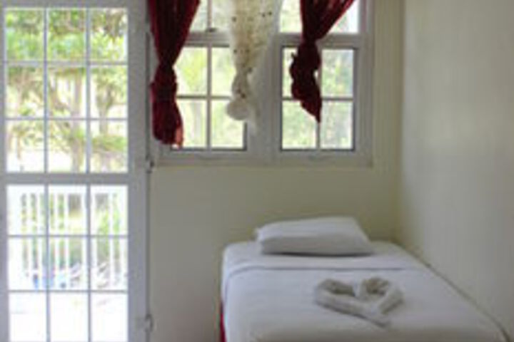 Room 8 of 19