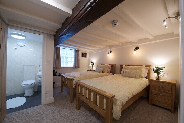 Room 12 of 26