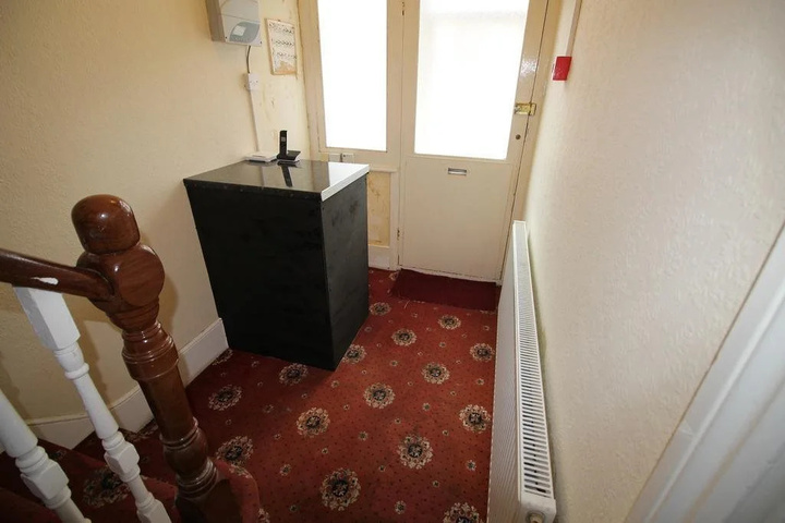 Room 8 of 8