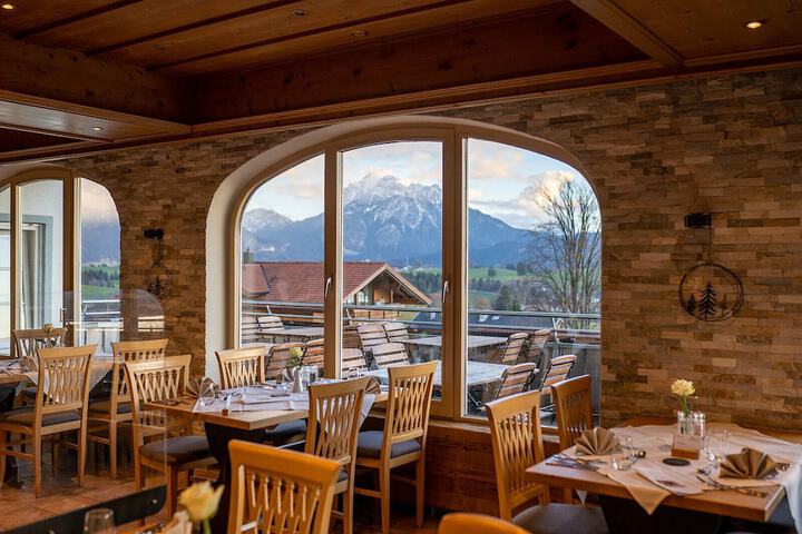 Dining 88 of 144