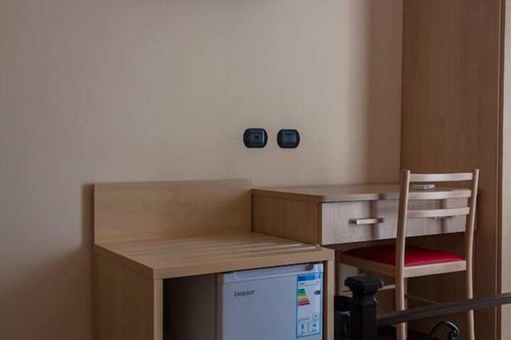Room 6 of 15
