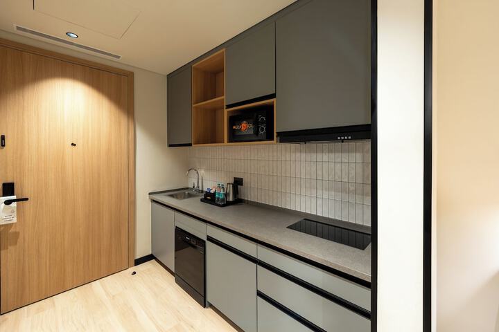 Room 8 of 78