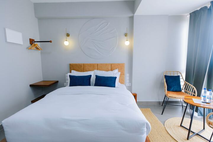 Room 3 of 61